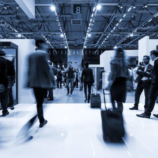 attendees-at-trade-show-booths-email